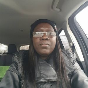 Meet your Posher, Stella